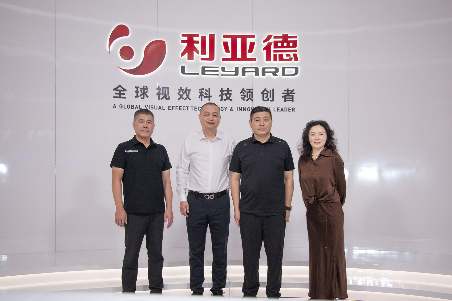 重庆千里科技股份有限公司周宗成总裁等向导一行莅临大宝娱乐南方总部考察交流